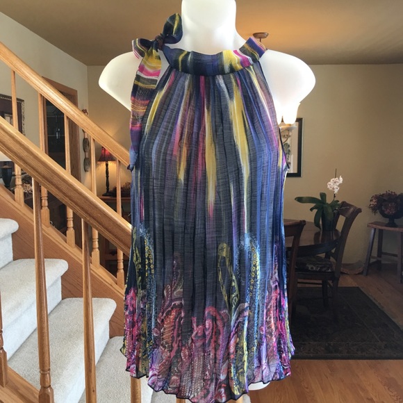 Shoreline Tops - Colorful Tie Neck Halter Style Swing Top L
